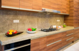 Дорого и стильно: 6 удачных способов вписать камень в интерьер