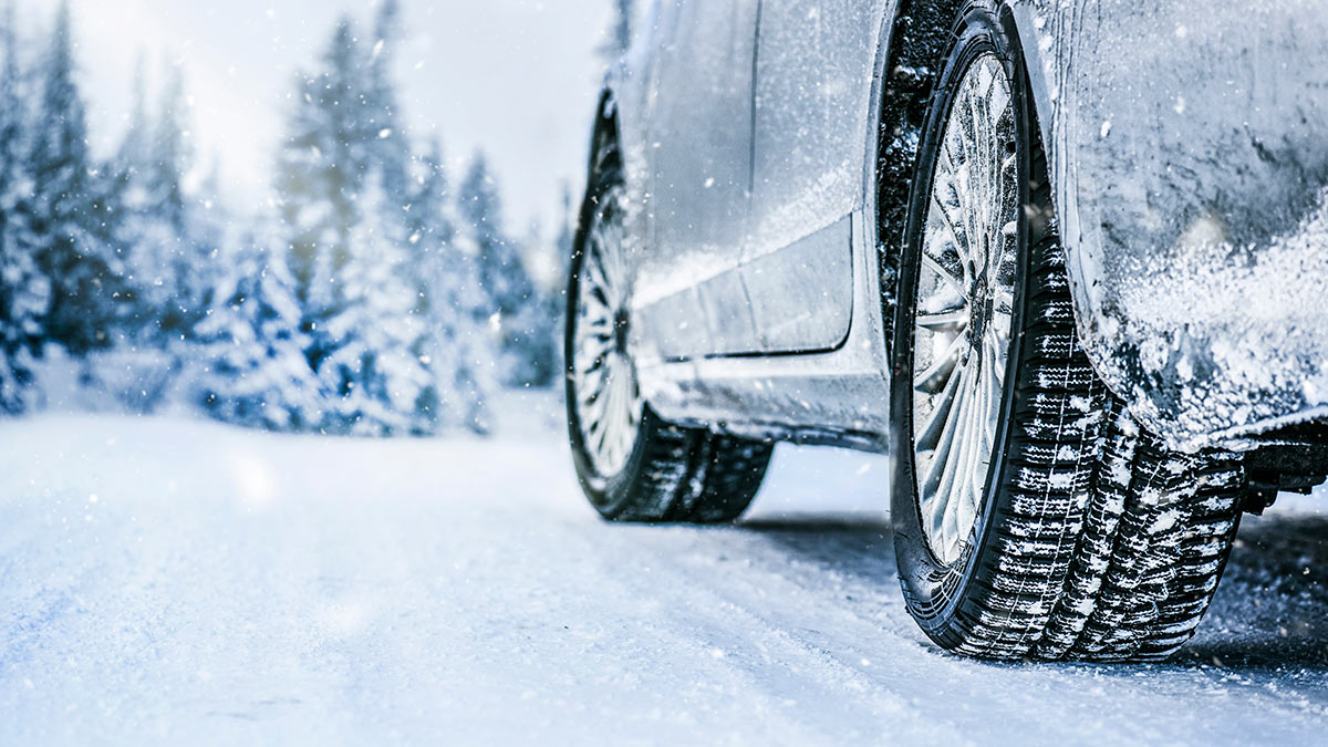 © Shutterstock / Fotodom. принципы безопасной езды по зимней дороге. 