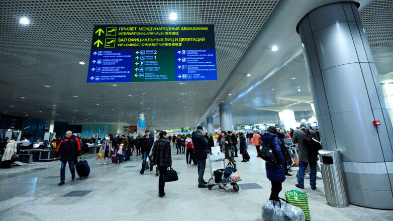 Больше 35 рейсов задержали и отменили в аэропортах Москвы