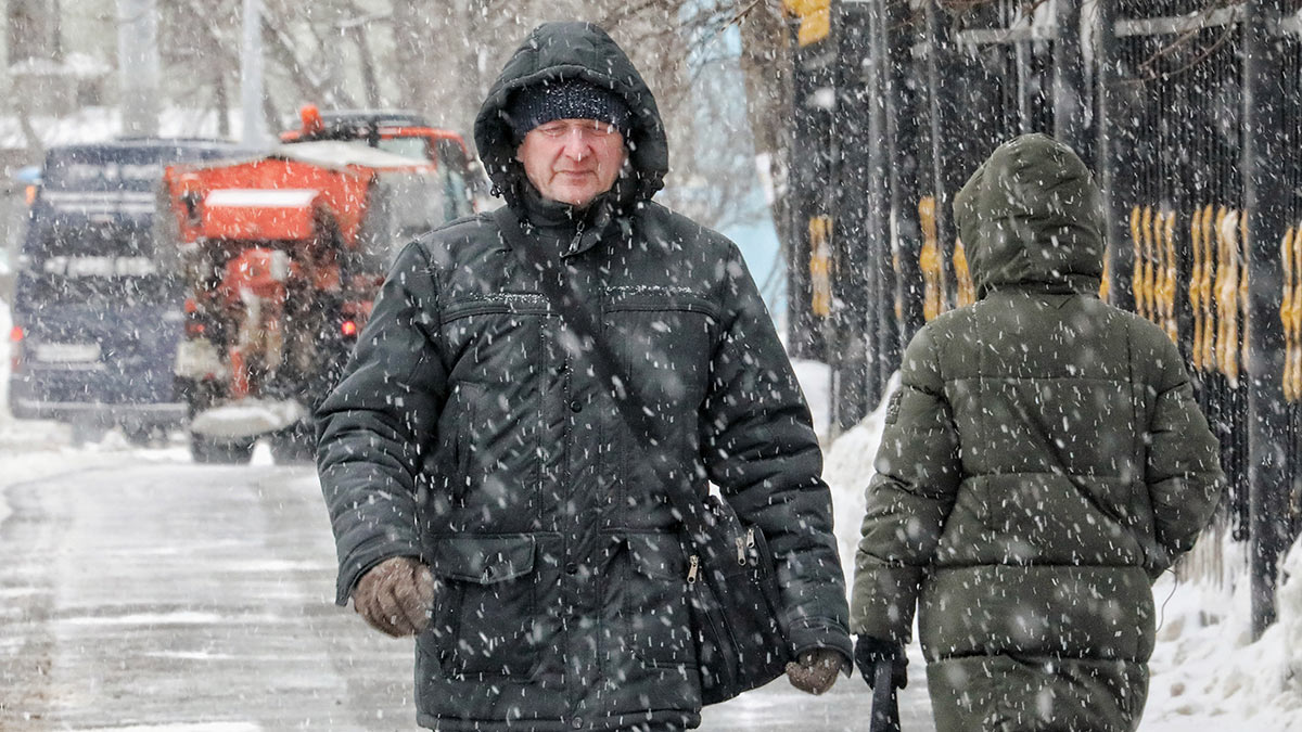 Москвичей предупредили о неустойчивой погоде с резким падением давления