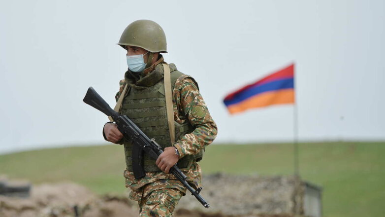 В Армении заявили об обстрелах границы с Азербайджаном