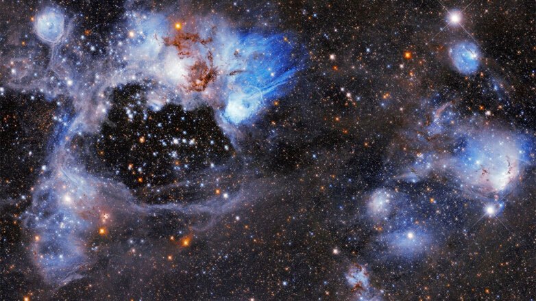 Телескоп "Хаббл" показал комплекс туманностей N44 с загадочным сверхпузырем