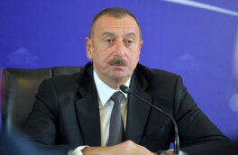 Глава Азербайджана пообещал помочь заморским территориям Франции обрести независимость