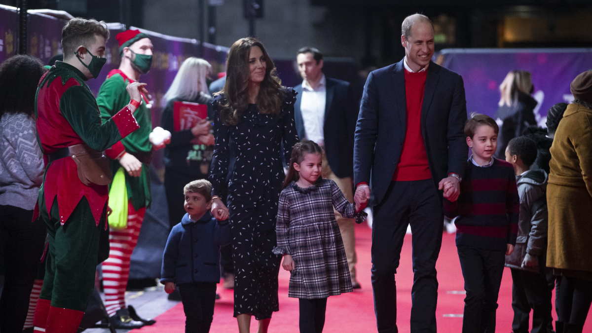 Кейт Миддлтон и принц Уильям с детьми Луи, Шарлоттой и Джорджем