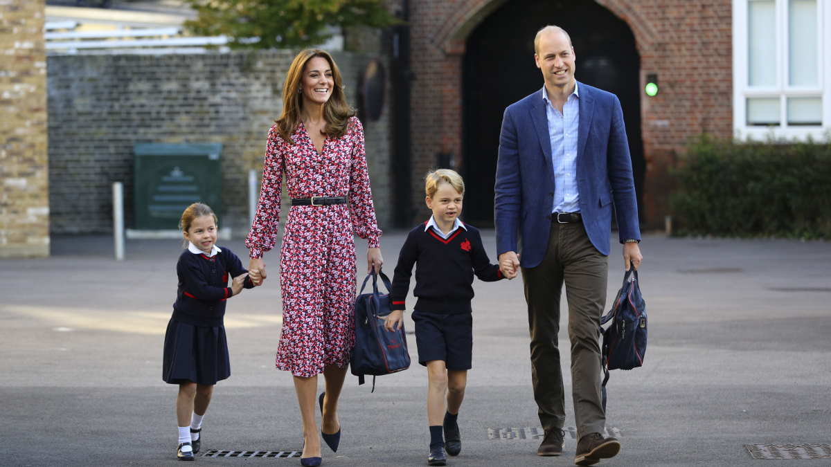 Принц Уильям и Кейт увезут детей из Лондона, чтобы обеспечить им "нормальную жизнь"