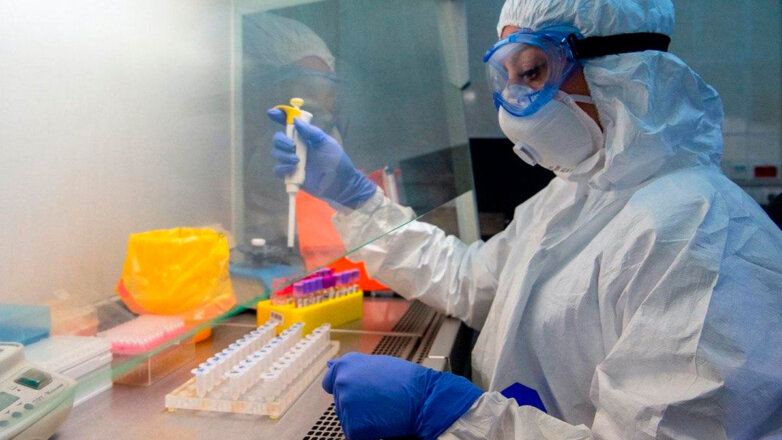 Минздрав России зарегистрировал препарат на основе плазмы крови переболевших коронавирусом