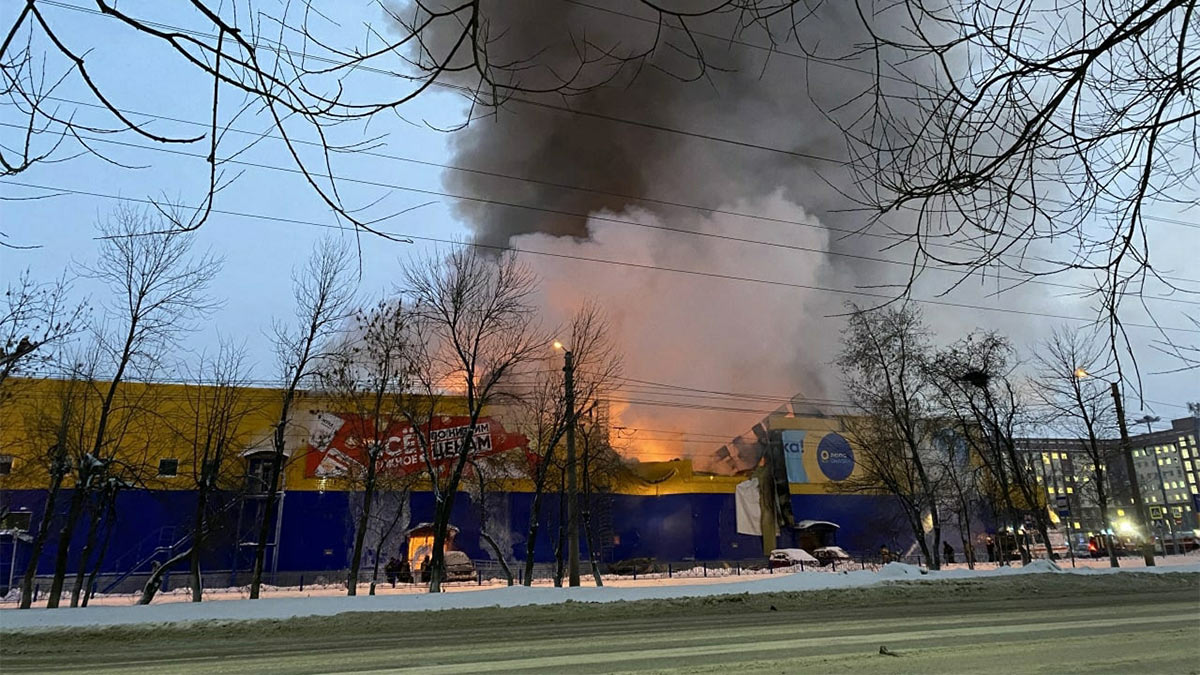 Пожар в гипермаркете "Лента" в Томске