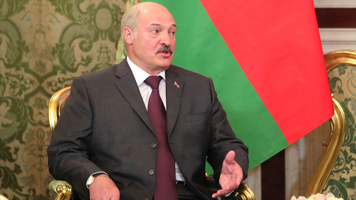 Лукашенко: украинские военные попросили Россию спасти Крым