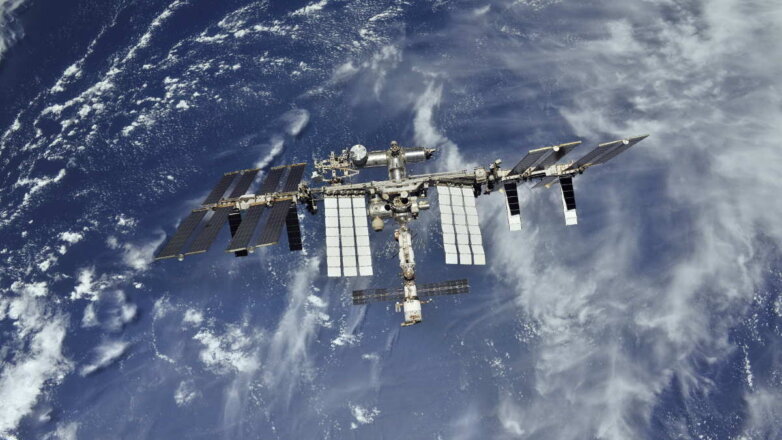 Российские космонавты вернулись на МКС после 7 часов работы в космосе