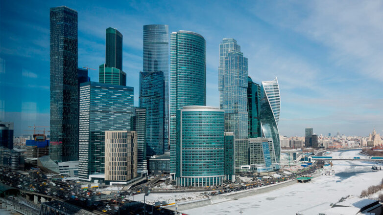 СМИ: лифт с пассажиром сорвался и пролетел 13 этажей в "Москва-Сити"