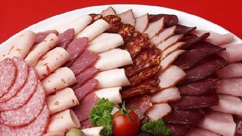 Диетолог Мухина предупредила об опасности продуктов в магазинной нарезке