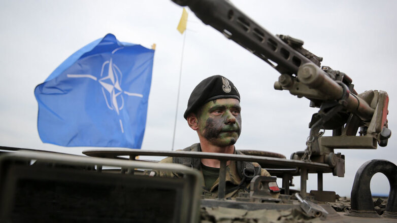 Зеленский попросил у НАТО военную помощь для Украины без ограничений