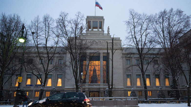 Берлин объявил двух российских дипломатов персонами нон грата