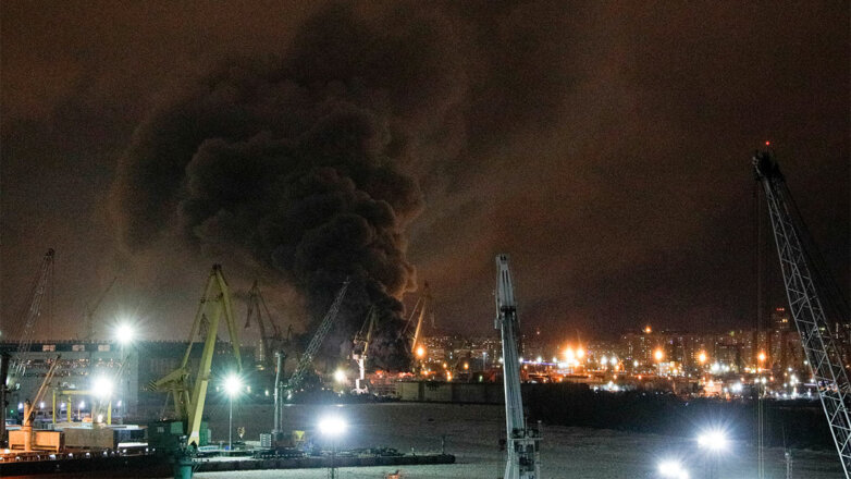 Пожар на "Северной верфи" в Петербурге полностью ликвидировали только через сутки