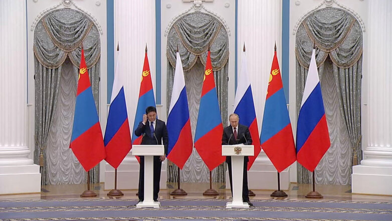 Россия и Монголия успешно сотрудничают в сфере безопасности и энергетики, заявил Путин