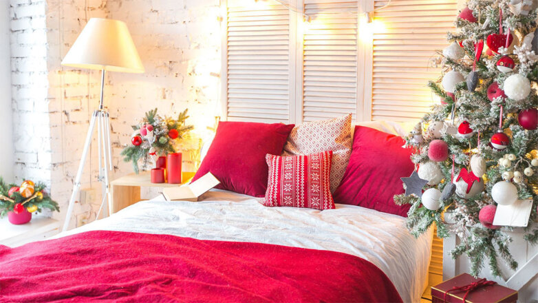 Праздничная атмосфера: как украсить спальню к Новому году