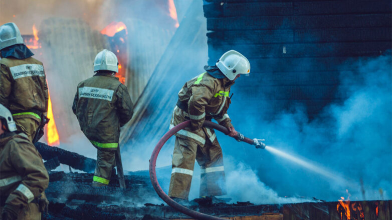 Пожар произошел на нефтебазе в Брянске