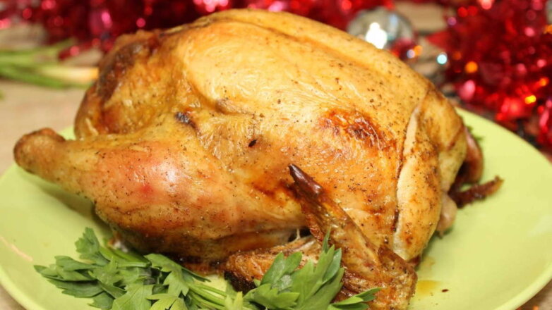 Новогодняя кухня: запеченная курица с начинкой