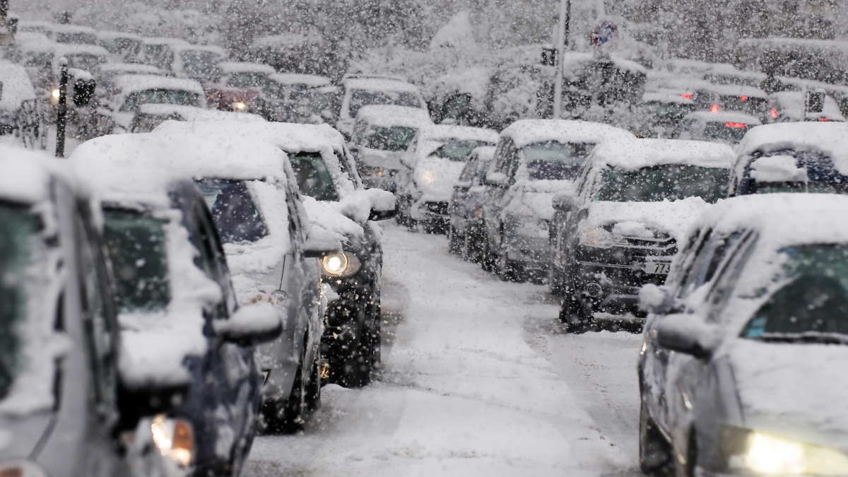 автомобили и снегопад
