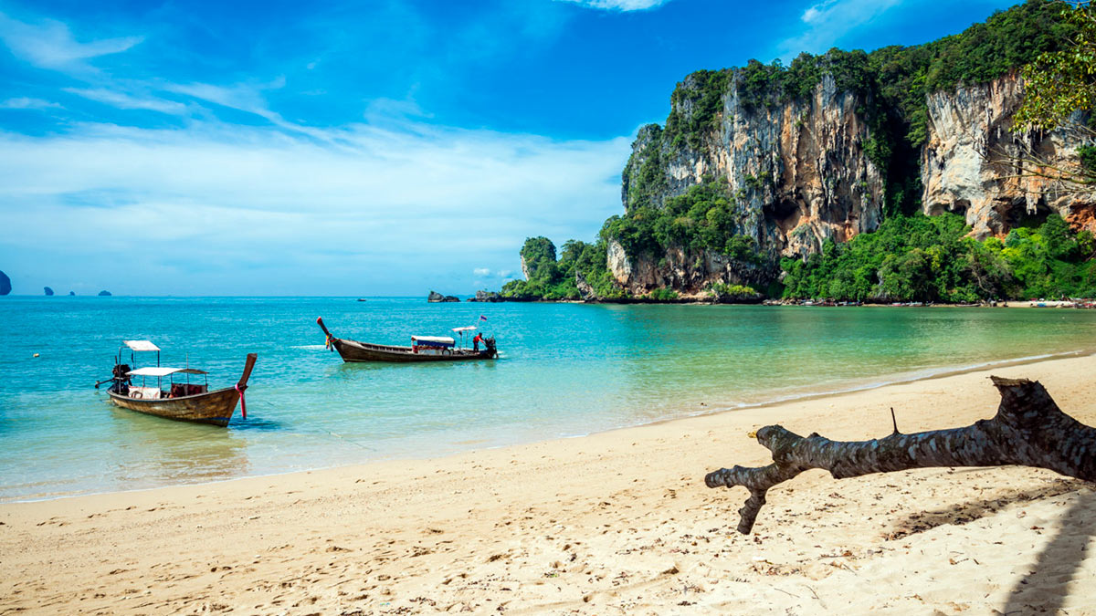 Пляж на побережье Тон Сай, Тайланд
