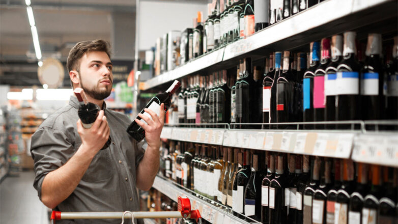 В Госдуме предложили убрать алкогольные магазины из городов