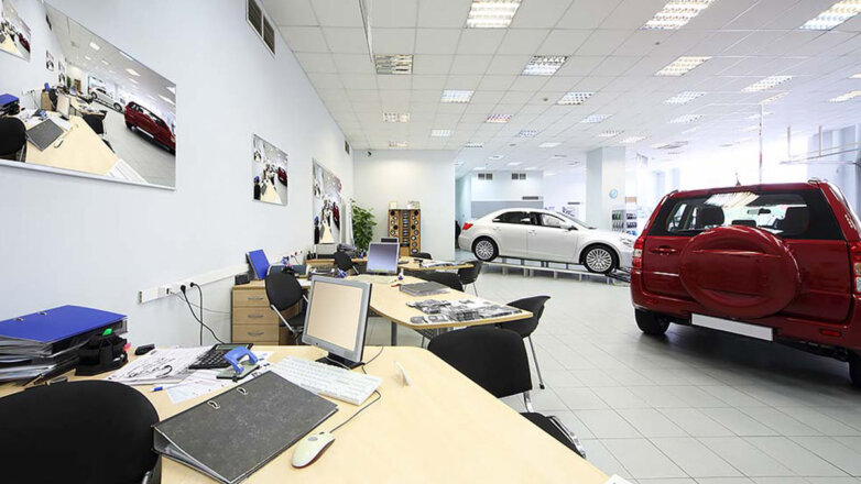 Продажи автомобилей в России снизились на 20,4%