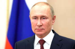 Путин назвал развал СССР "распадом исторической России"