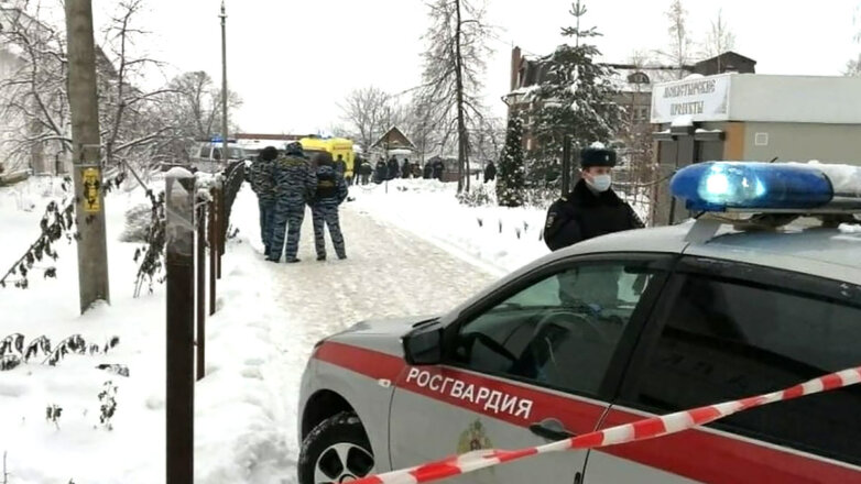 Напавший на гимназию в Серпухове находится в реанимации
