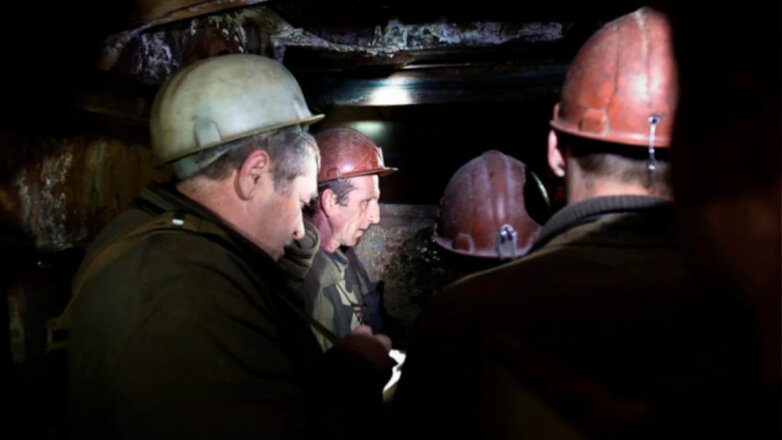 Три человека пострадали при обрушении на железном руднике в Кемеровской области