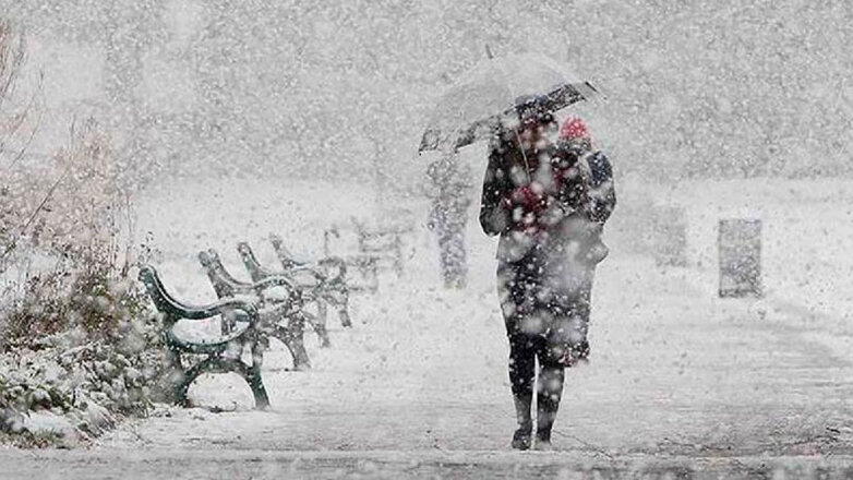 Москву накрыло мощным снегопадом