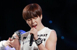 Вокалиста группы BTS прооперировали на фоне коронавируса