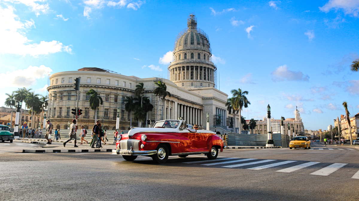 Куба отменила COVID-сертификаты и тесты для 