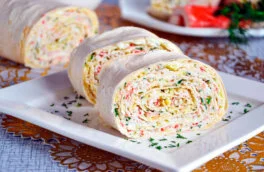 30 минут на кухне: лаваш с крабовыми палочками, сыром и яйцом