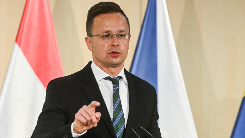 Сийярто: Венгрия не допустит санкций против атомной энергетики России