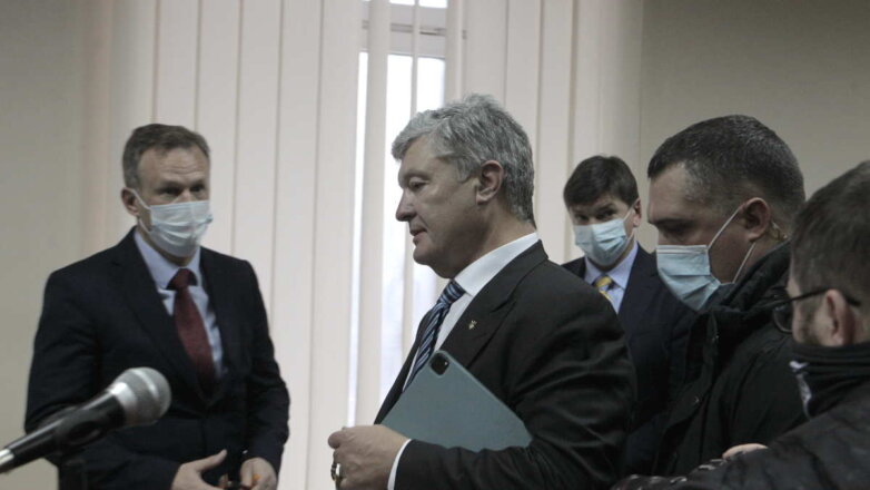 Адвокат Порошенко заявил, что в ГБР назначили перекрестный допрос Порошенко и Медведчука
