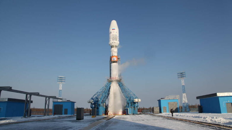 ВКС России запустили ракету "Союз-2.1б" с военным спутником