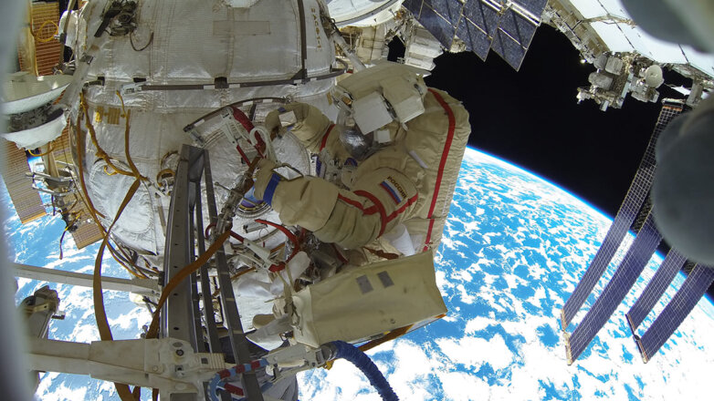 Экипаж МКС выполнит часть выходов в космос следующей миссии