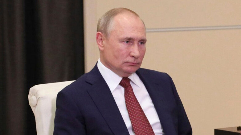 Путин поручил привлекать переболевших COVID-19 к прохождению диспансеризации