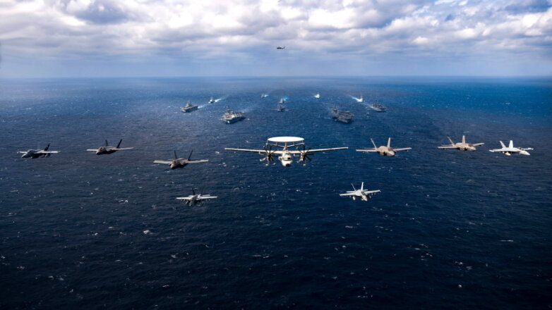 США и Япония сосредоточили группировку из пяти авианосцев