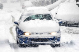 Какой вред может нанести автомобилю езда по заснеженным дорогам, объяснил эксперт
