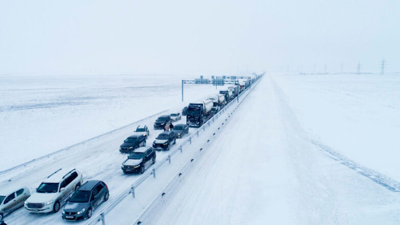 Из-за очень сильного снегопада в Крыму объявили штормовое предупреждение