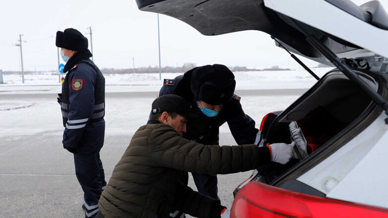В Казахстане у населения изымают оружие, похищенное во время беспорядков
