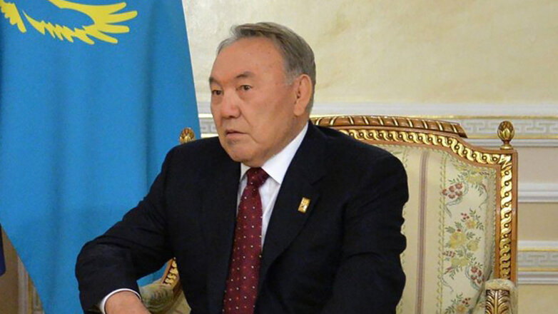 Первый президент Казахстана Назарбаев лишился статуса почетного сенатора