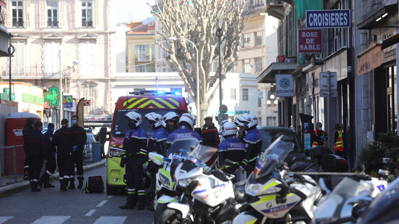 В результате стрельбы в центре Ниццы погиб человек
