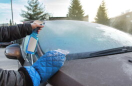 Как быстро избавиться от льда на лобовом стекле: простой совет для автомобилистов