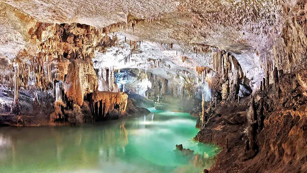 Пещера Джейта 