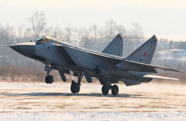 Истребитель МиГ-31 выкатился за пределы взлетно-посадочной полосы в Новгородской области