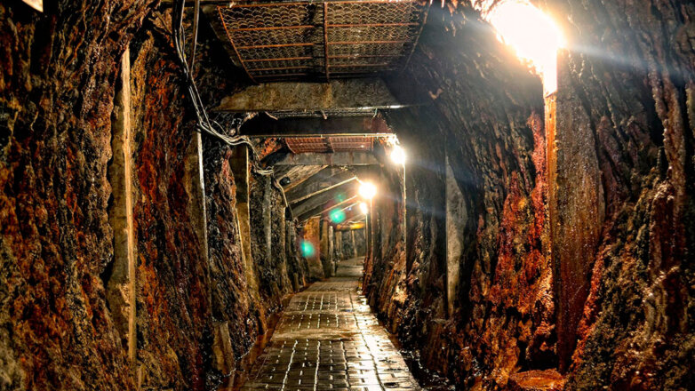 На шахте "Комсомолец" в Кузбассе возобновили работу после неполадки