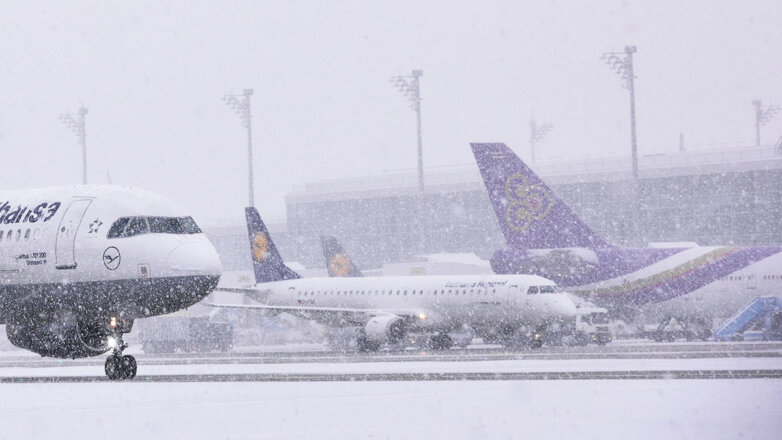 Около 90 рейсов задержали или отменили в аэропортах Москве из-за снегопада