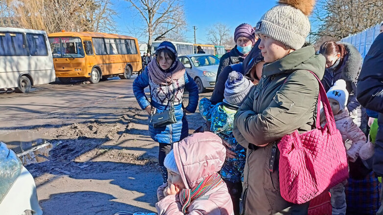 В Россию эвакуировали уже порядка 70 тысяч беженцев из Донбасса